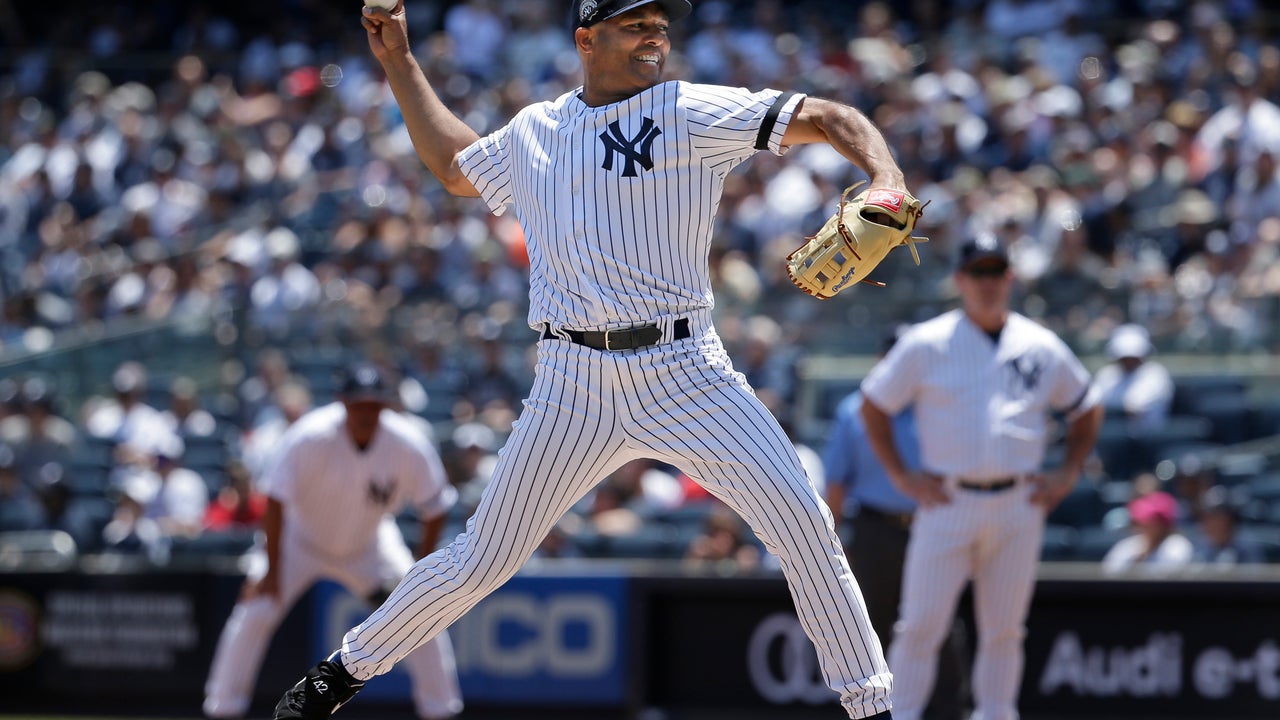 More Mo: Rivera revels on Old-Timers' Day at Yankee Stadium
